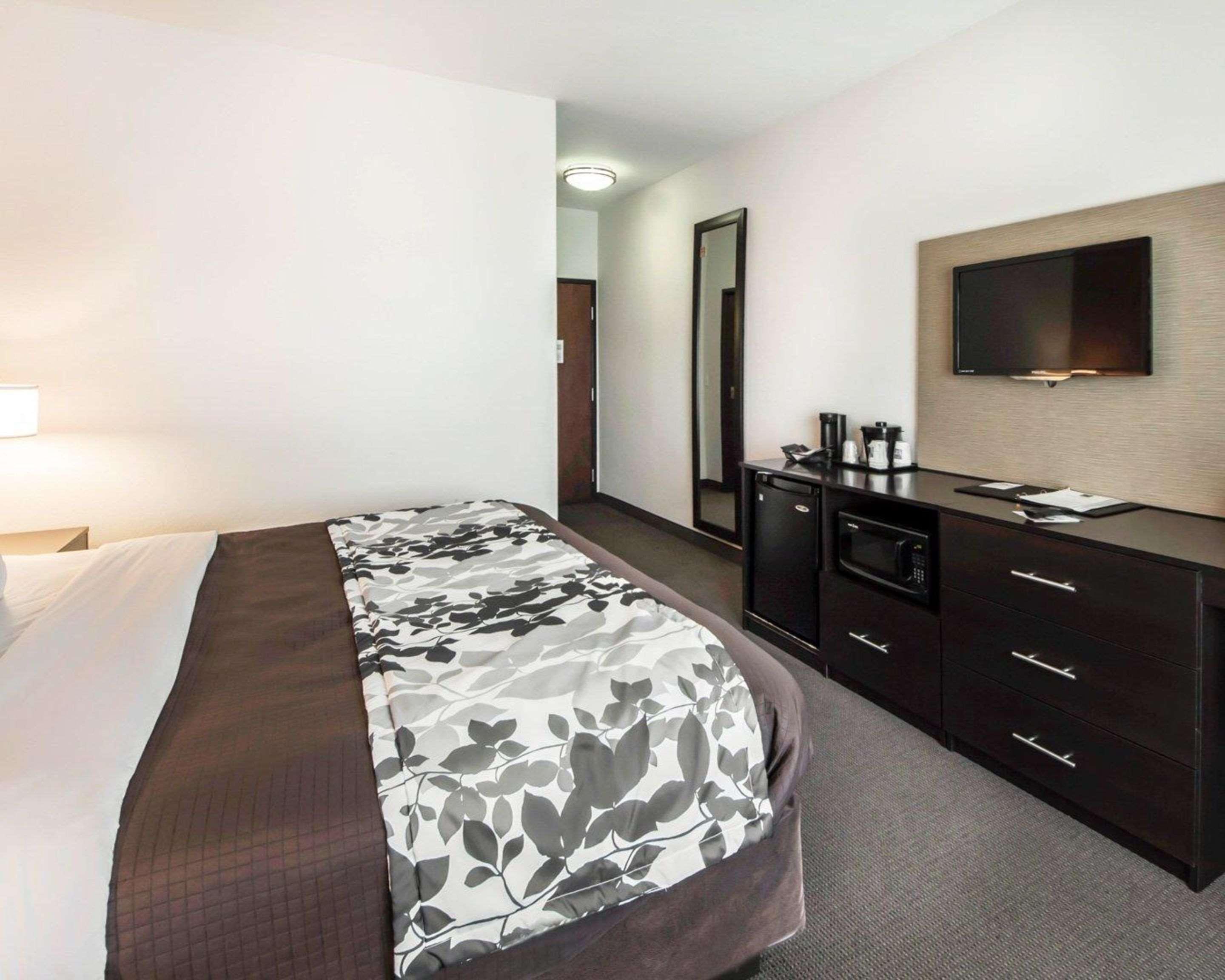 Sleep Inn & Suites Hennessey North Eksteriør billede